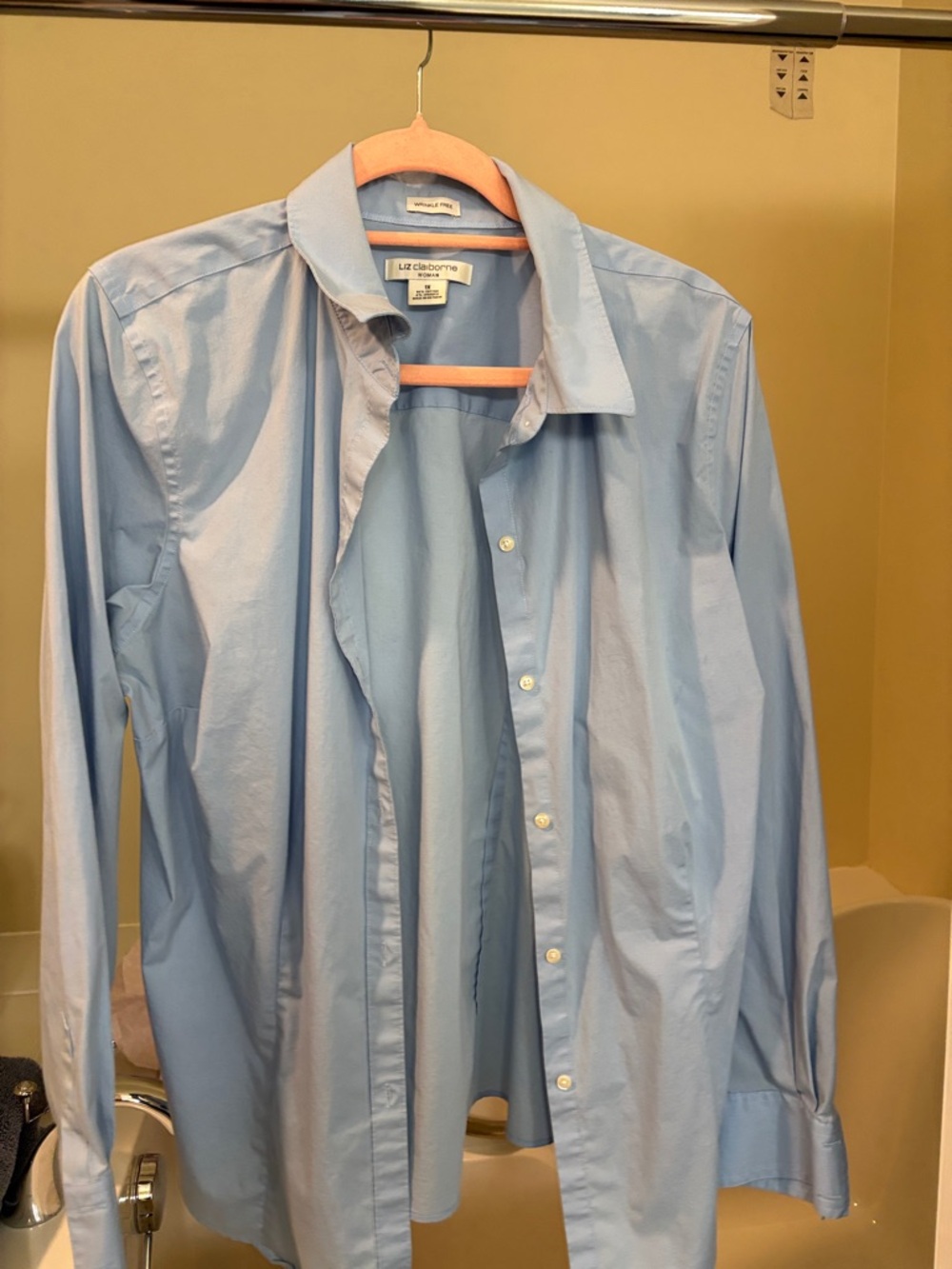 Liz Claiborne Men's Pale Blue Dress Shirt